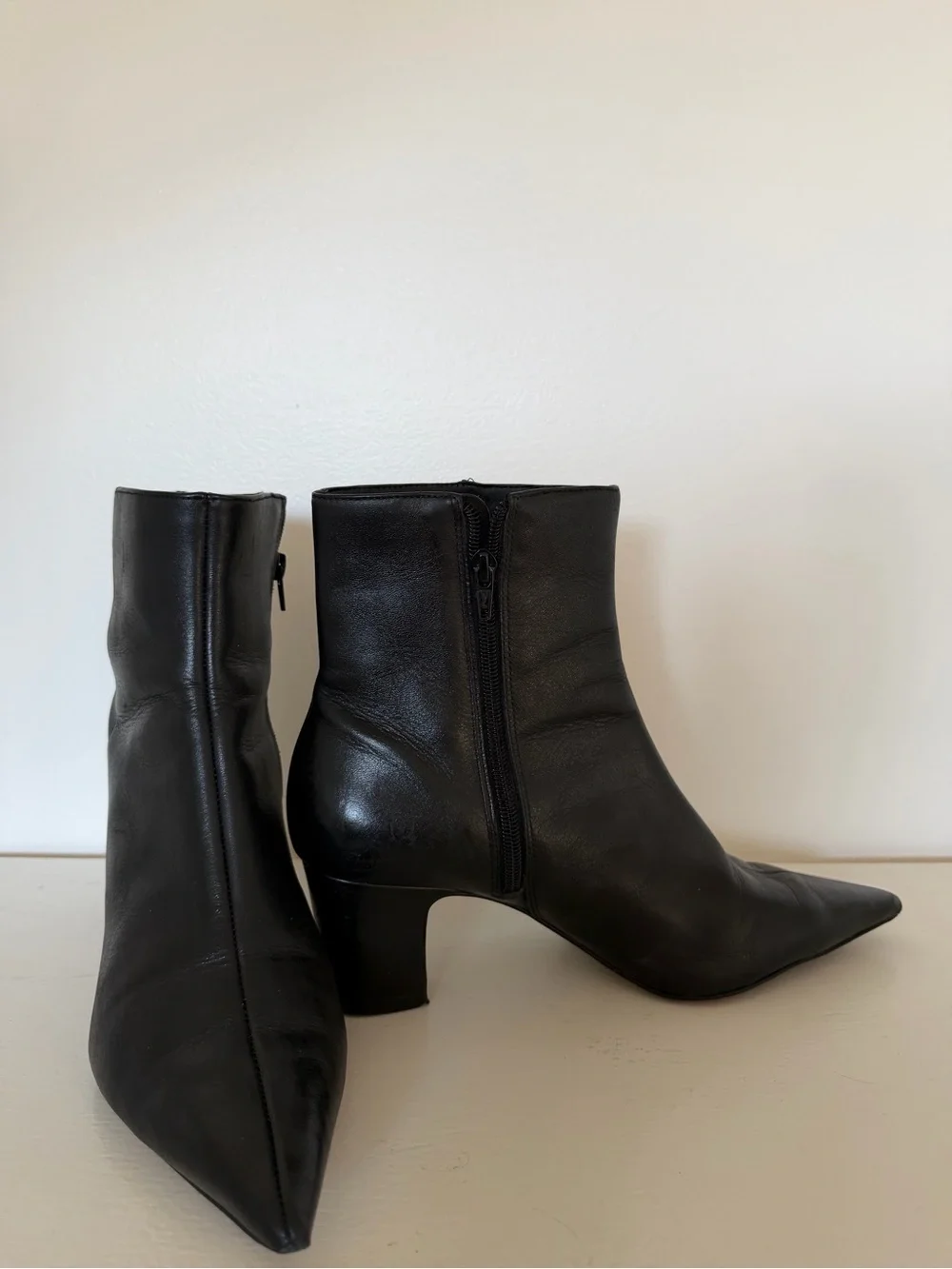Women's Black Leather Pointed Heel Ankle Boots